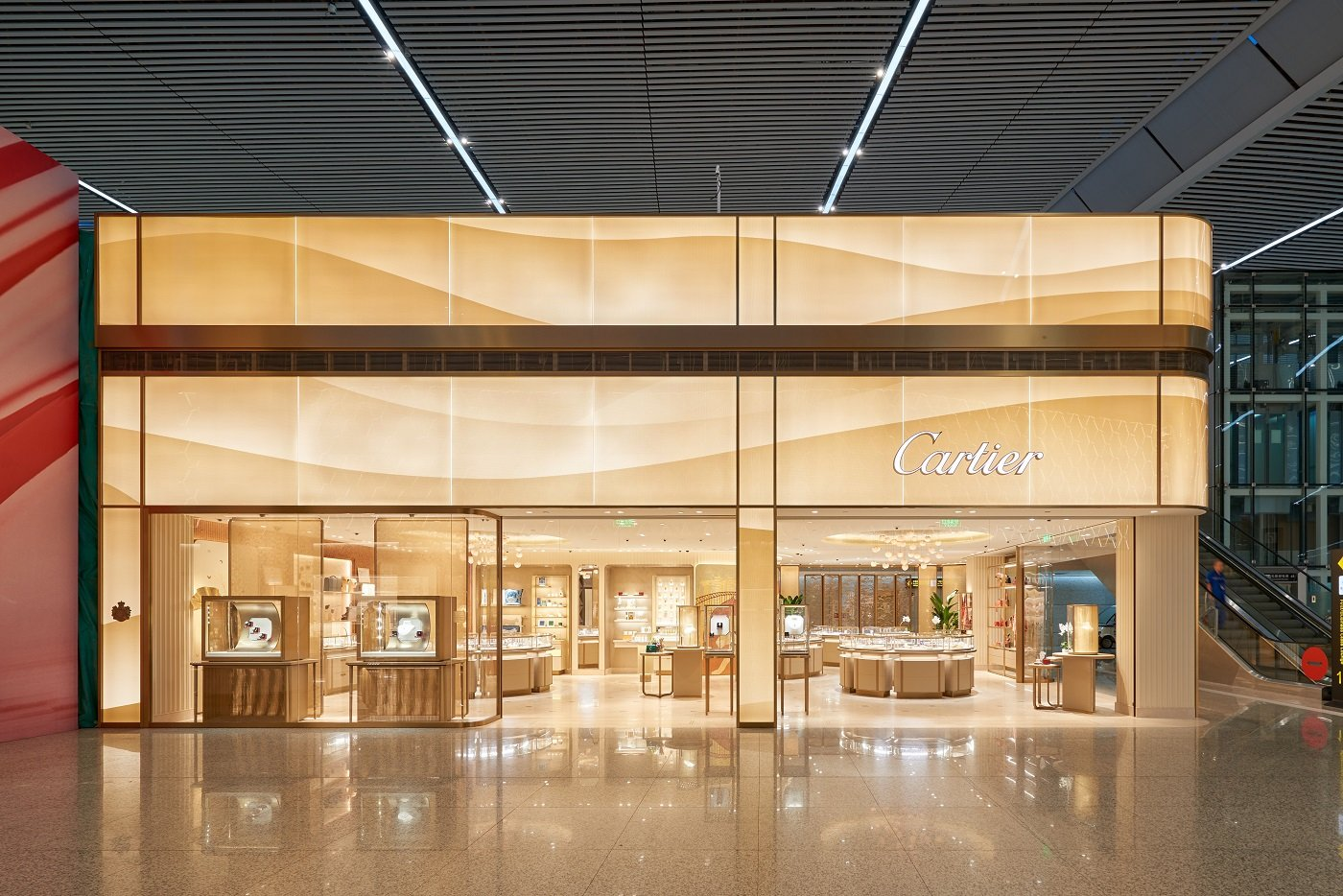 如何让您的珠宝店铺在机场中脱颖而出-以卡地亚重庆江北机场店为例